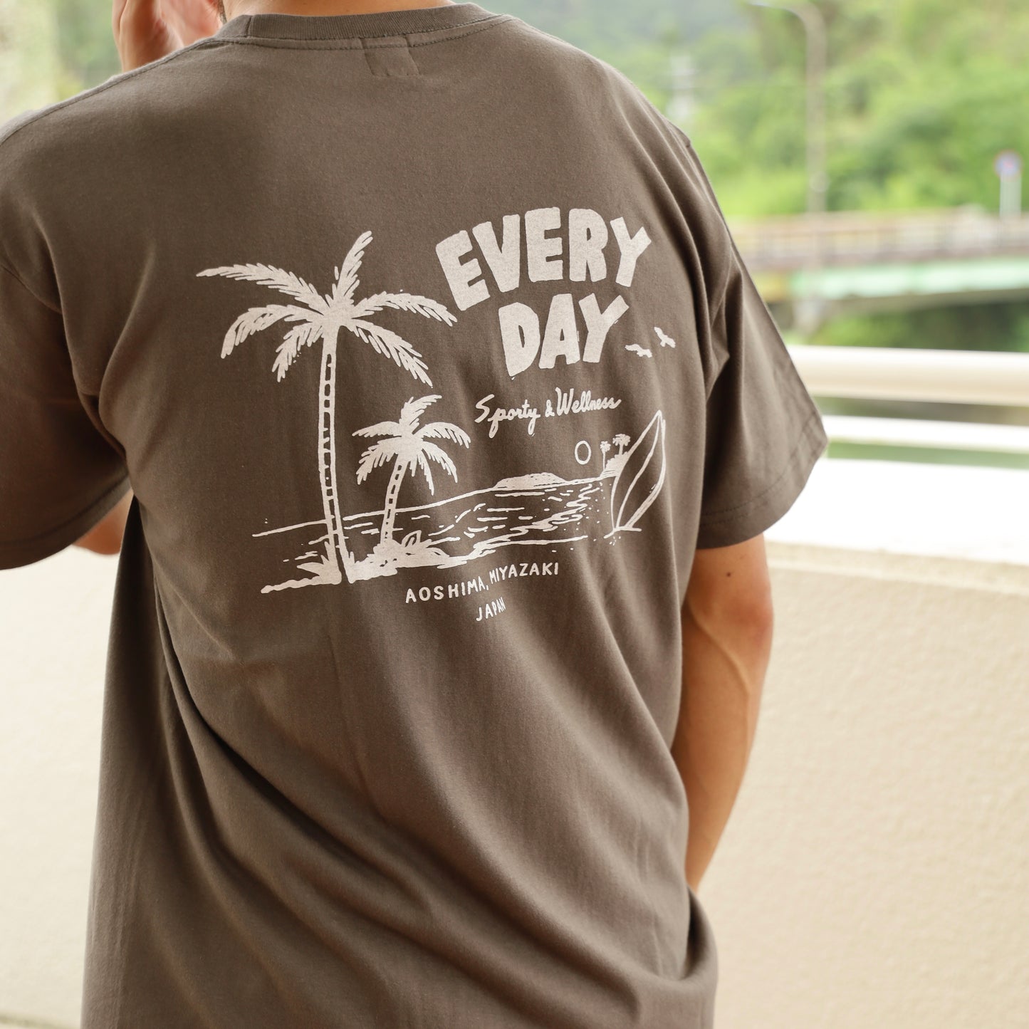 AOSHIMA BEACH T - BLACK