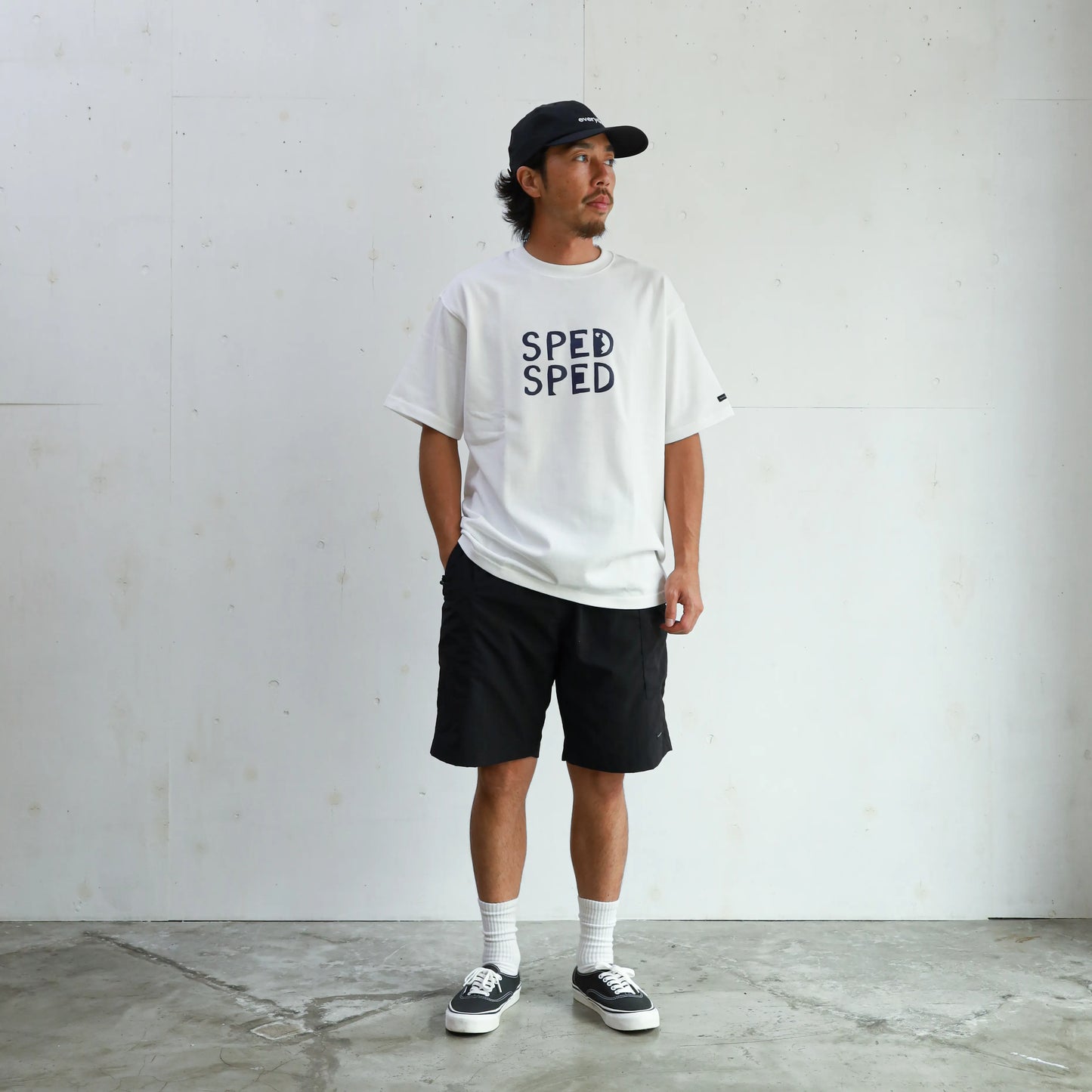 LIGHT NYLON RELAX TAC CARGO SHORTS - BLACK