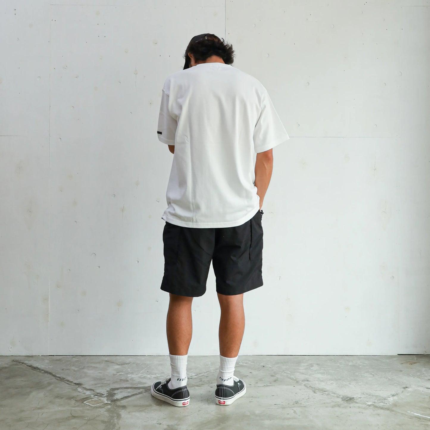 LIGHT NYLON RELAX TAC CARGO SHORTS - BLACK