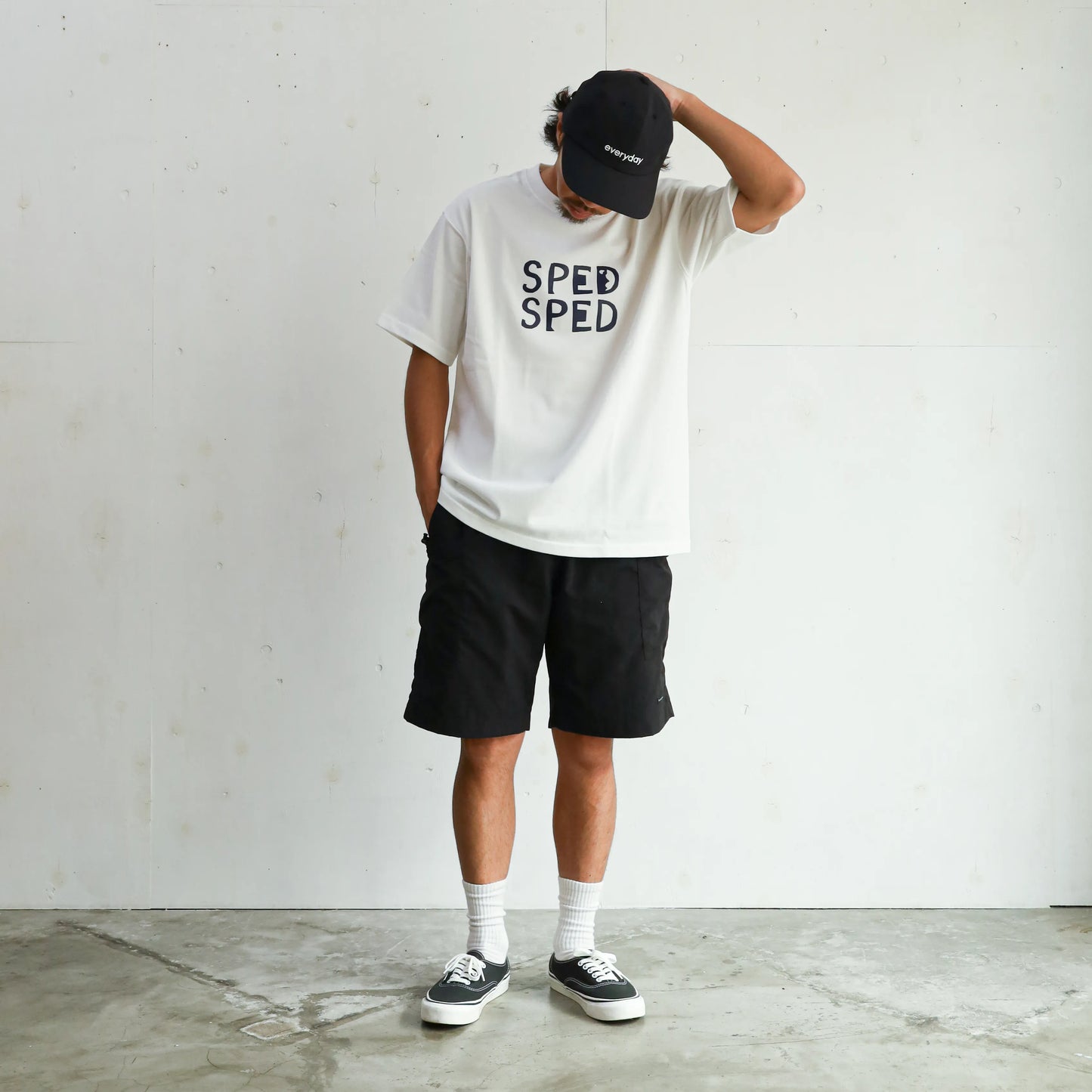 LIGHT NYLON RELAX TAC CARGO SHORTS - BLACK