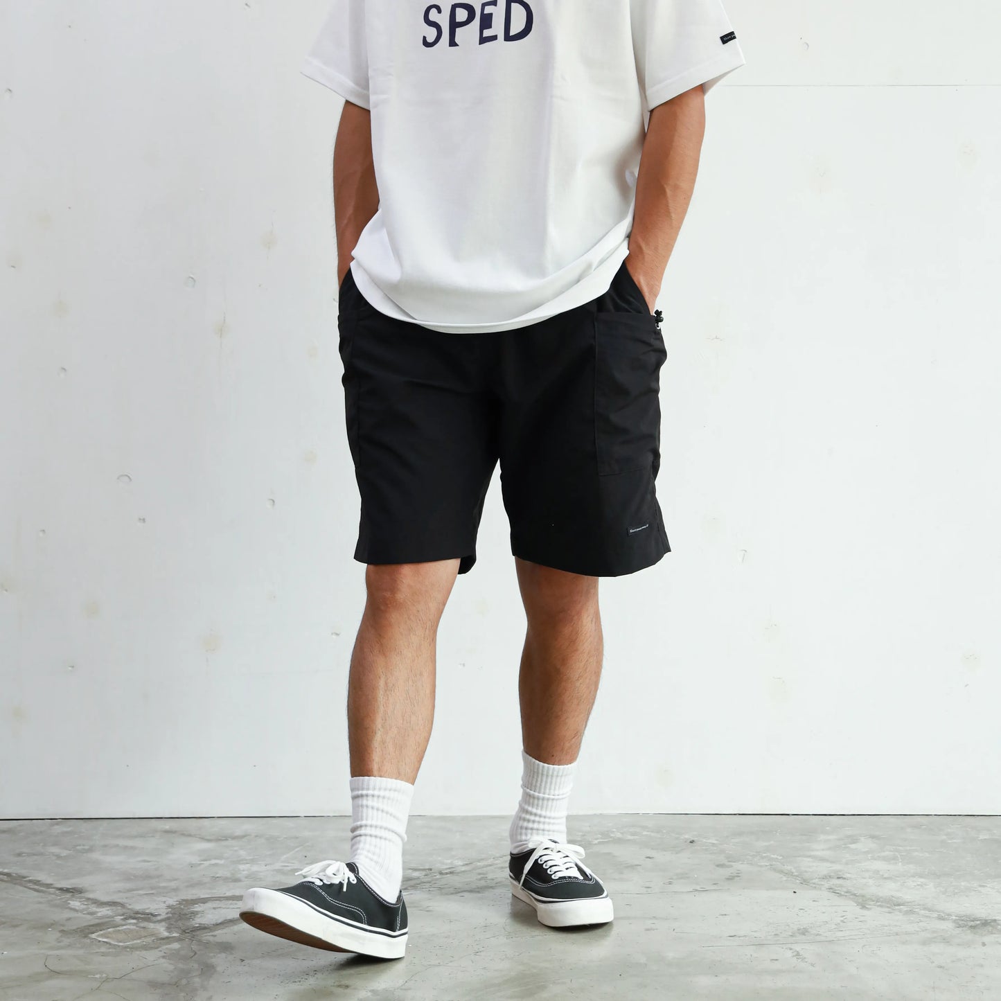 LIGHT NYLON RELAX TAC CARGO SHORTS - BLACK