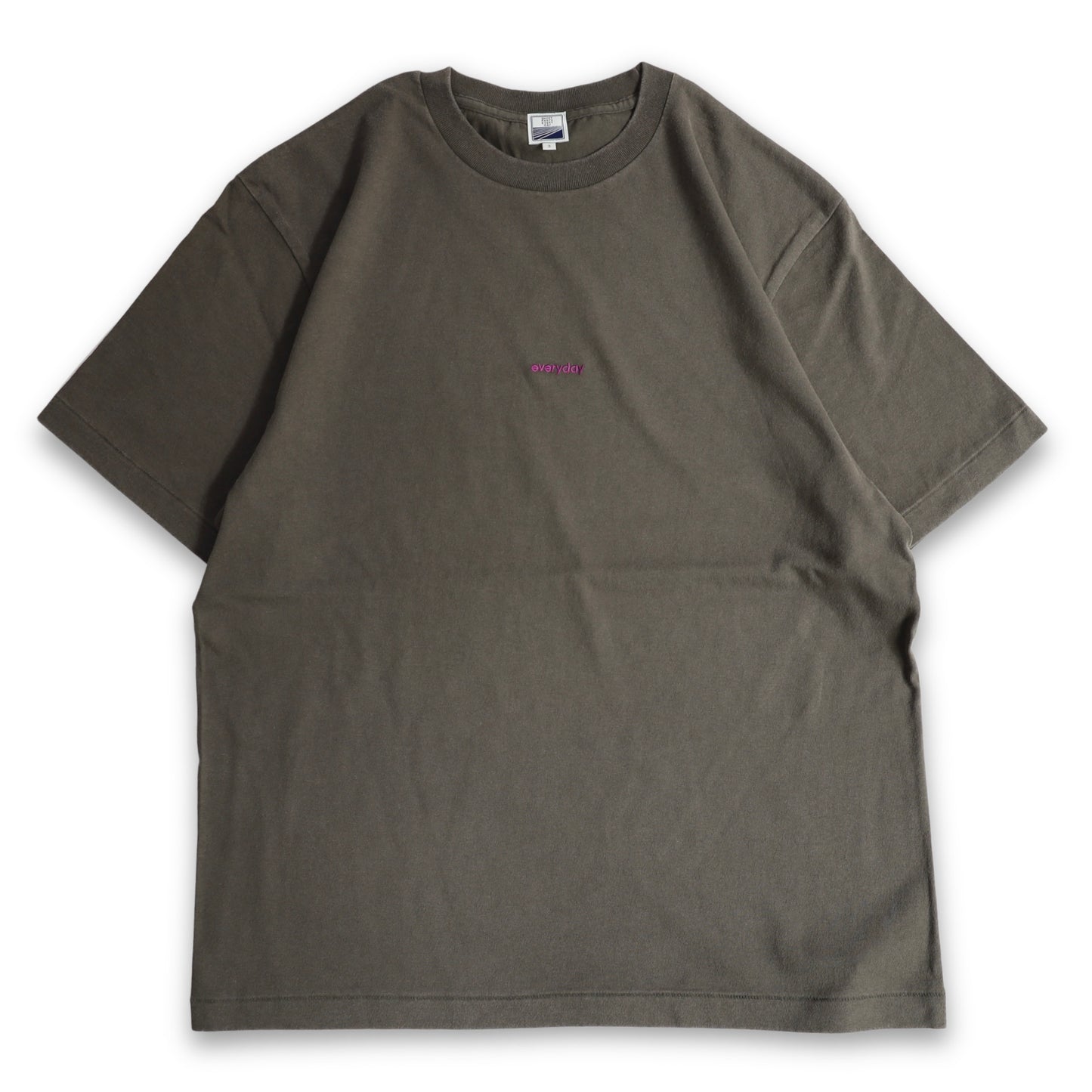 everyday EMBROIDERY TEE - CHARCOAL