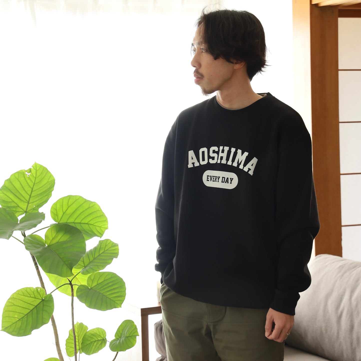 AOSHIMA EVERY DAY CREW SWEAT - BLACK