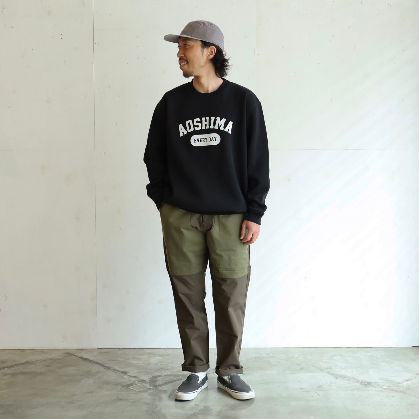 AOSHIMA EVERY DAY CREW SWEAT - BLACK