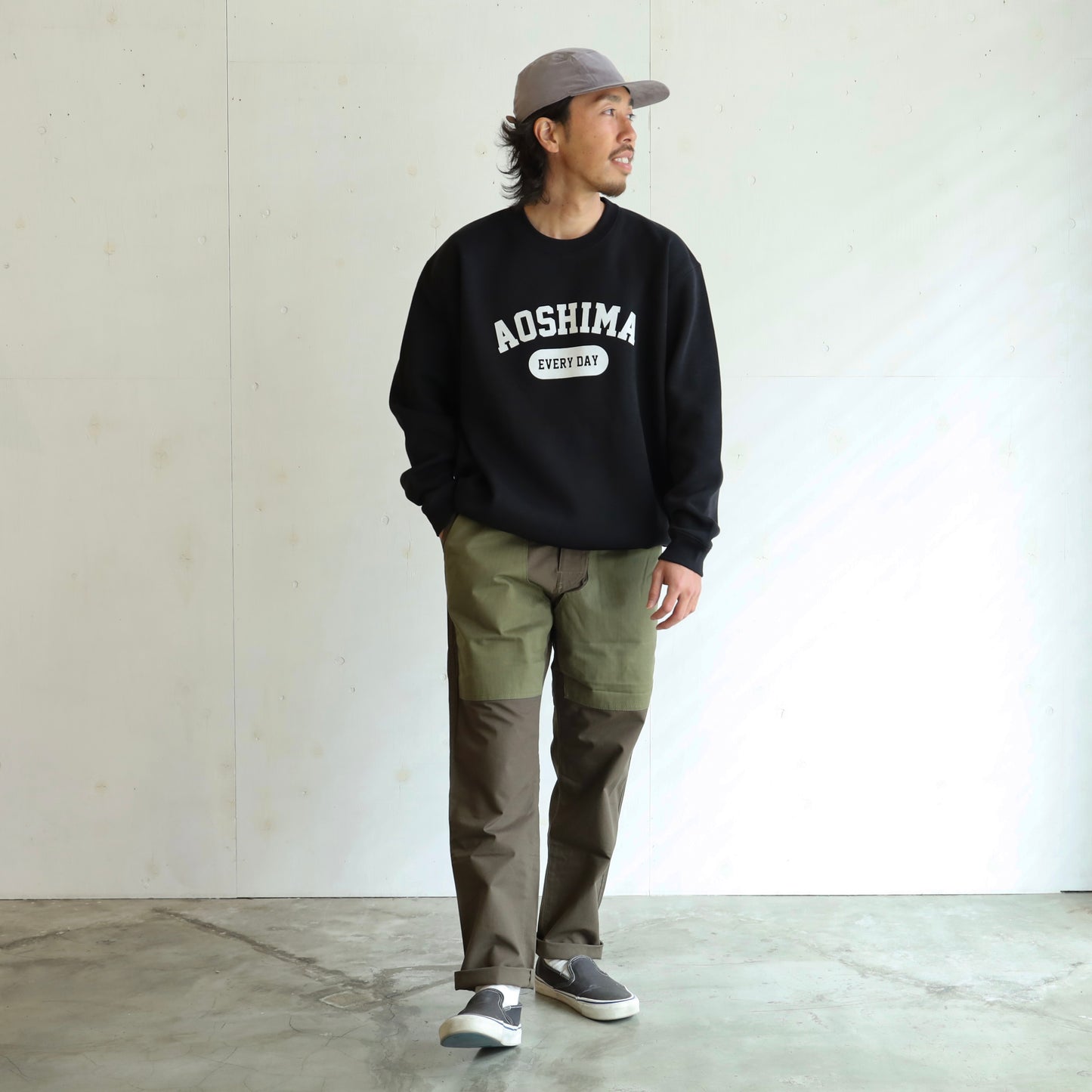 AOSHIMA EVERY DAY CREW SWEAT - BLACK