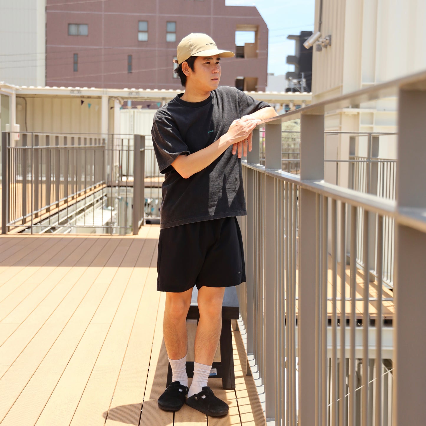 everyday EMBROIDERY TEE - BLACK