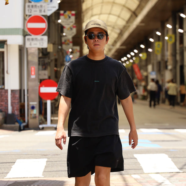 everyday EMBROIDERY TEE - BLACK