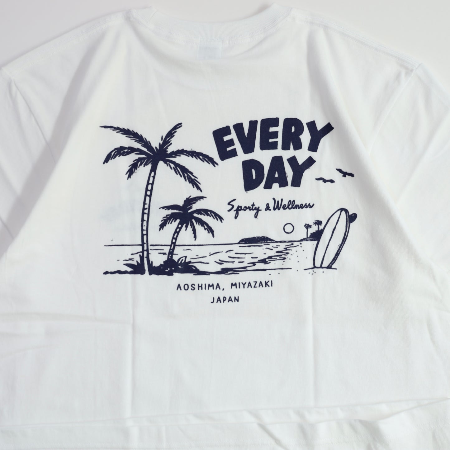 AOSHIMA BEACH T - WHITE