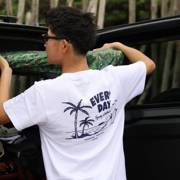 AOSHIMA BEACH T - WHITE