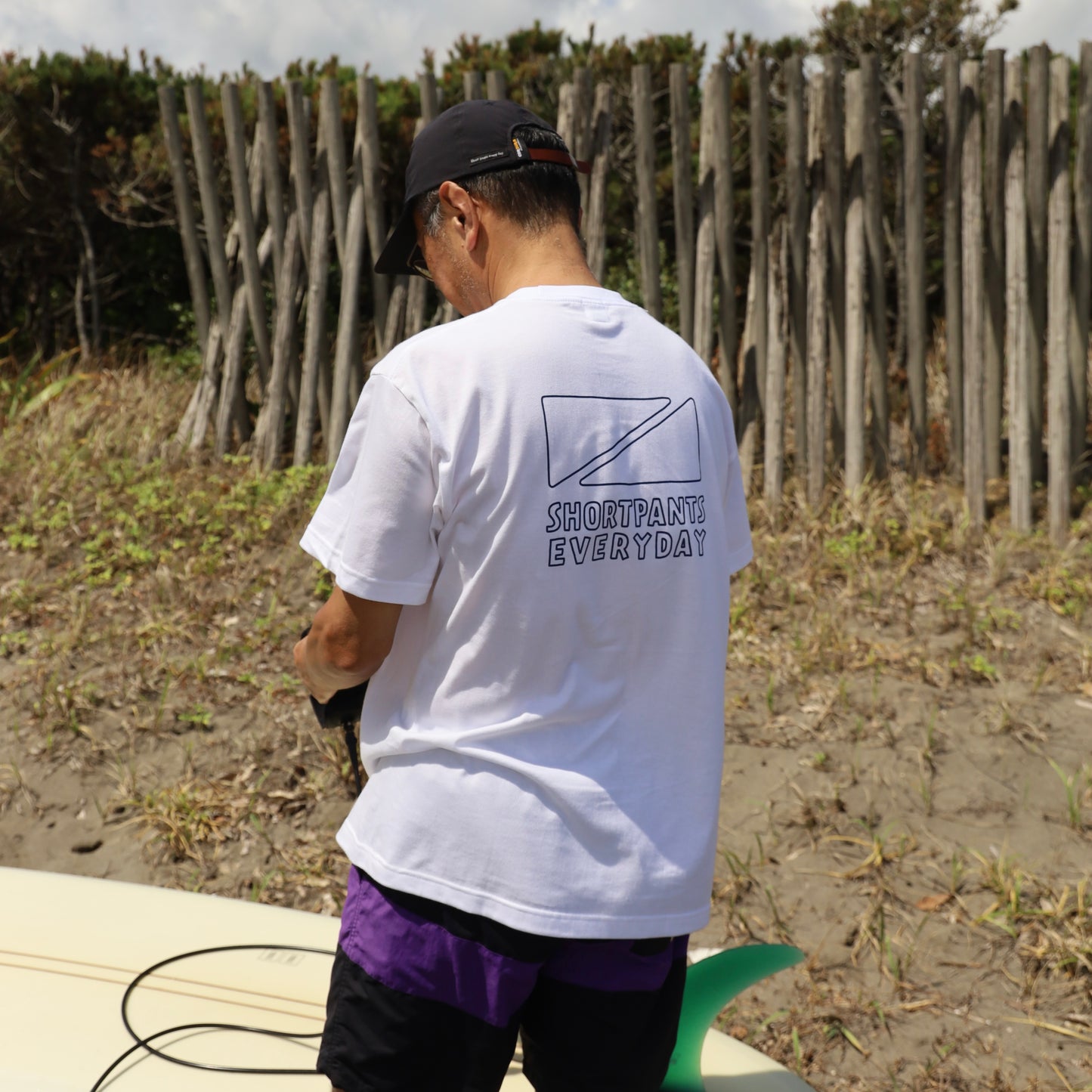 HAND FLAG T - WHITE