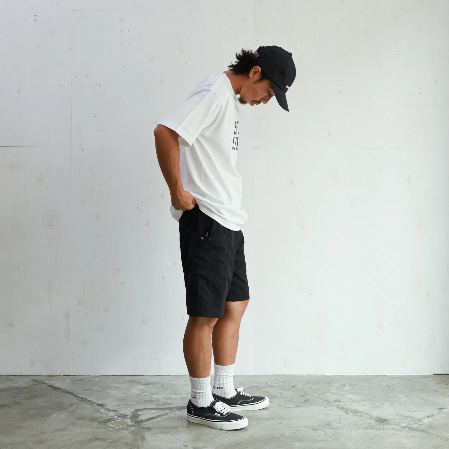 LIGHT NYLON RELAX TAC CARGO SHORTS - BLACK