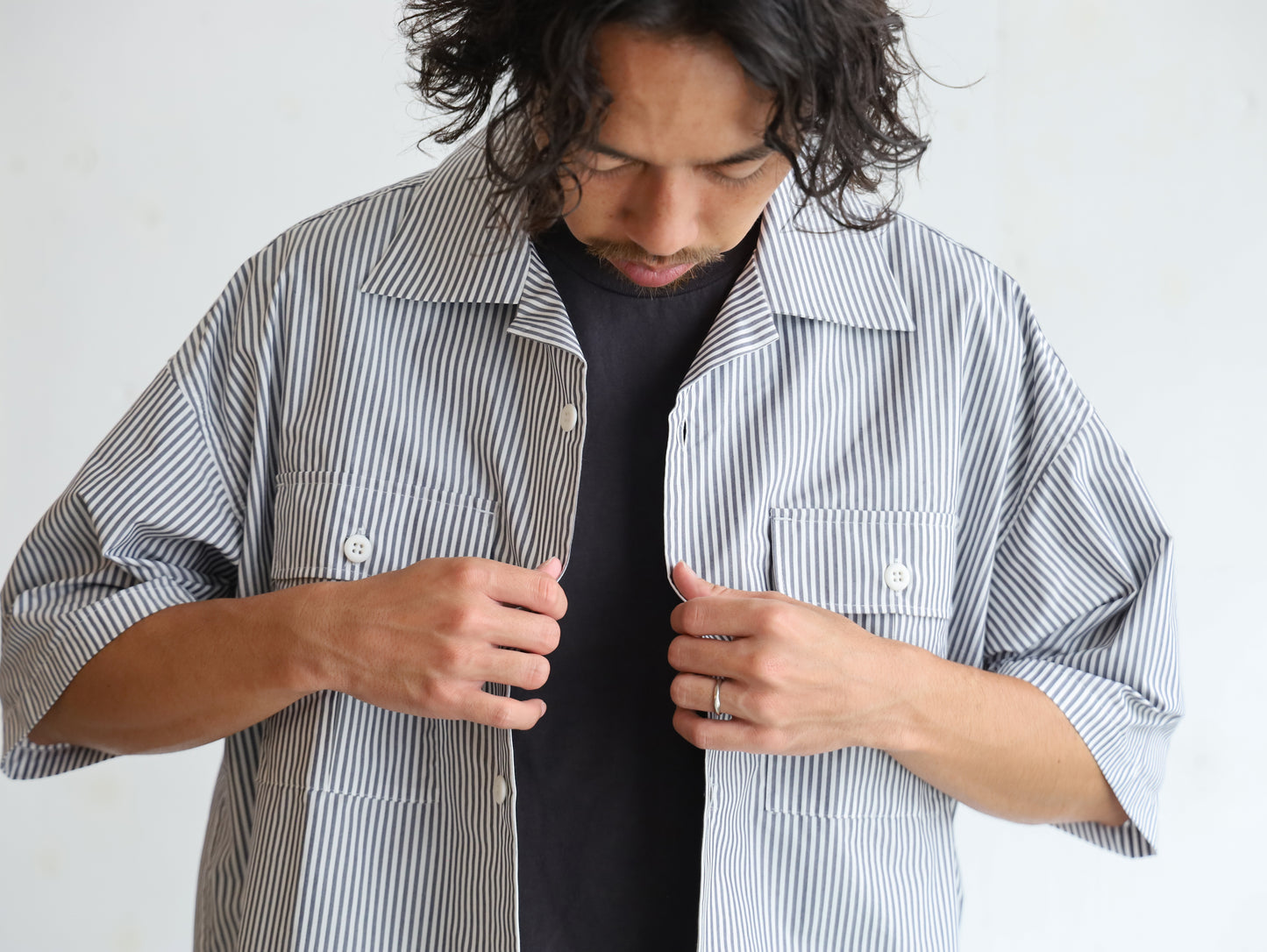 LOOSE SHIRTS S/S (COOL MAX) - BLACK STRIPE