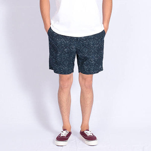 170cm 60kg サイズ2着用